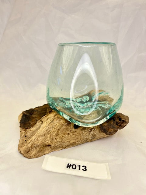 Wurzelvase mini Detailansicht – nachhaltige Kaffeestrauchwurzel-Vase mit organischer Struktur – shinypresents.de