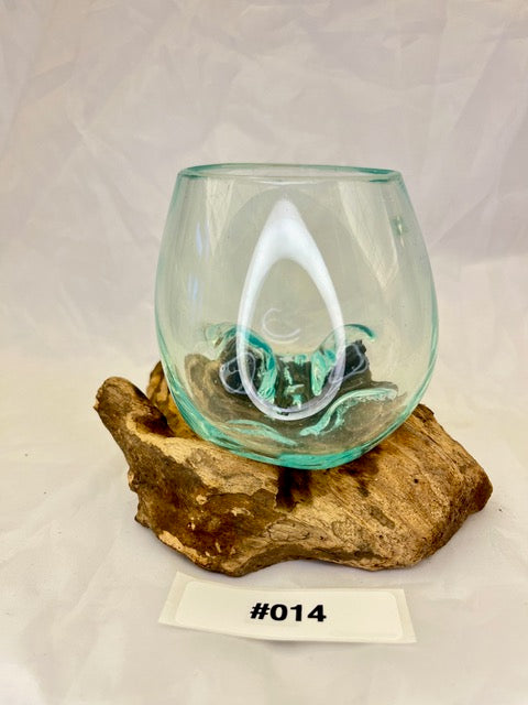 Wurzelvase mini Detailansicht – nachhaltige Kaffeestrauchwurzel-Vase mit organischer Struktur – shinypresents.de