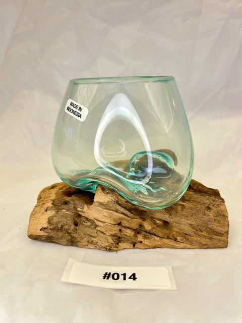 Wurzelvase mini Nahaufnahme – handpolierte Kaffeestrauchwurzel mit warmer Farbgebung – shinypresents.de