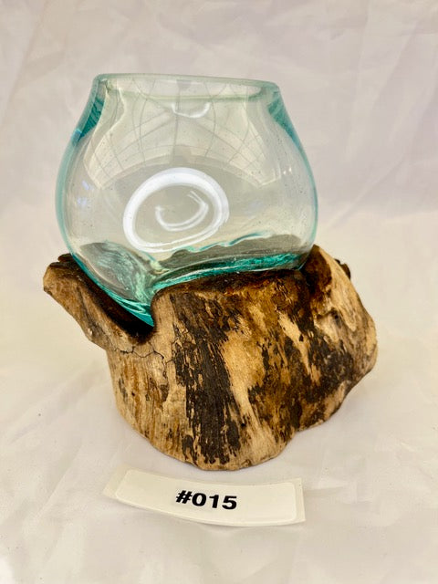 Wurzelvase mini Nahaufnahme – handpolierte Kaffeestrauchwurzel mit warmer Farbgebung – shinypresents.de