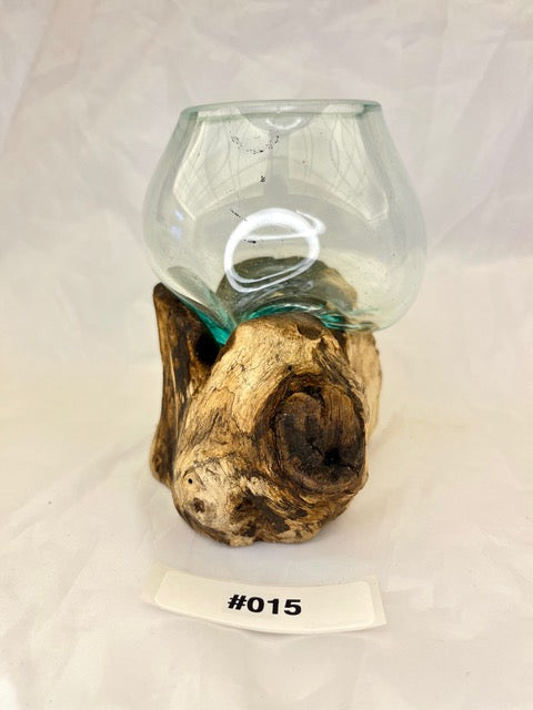 Wurzelvase mini Detailansicht – nachhaltige Kaffeestrauchwurzel-Vase mit organischer Struktur – shinypresents.de