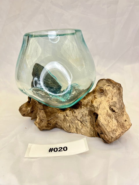 Wurzelvase mini Detailansicht – Einzigartige Maserung der Kaffeewurzel | shinypresents.de