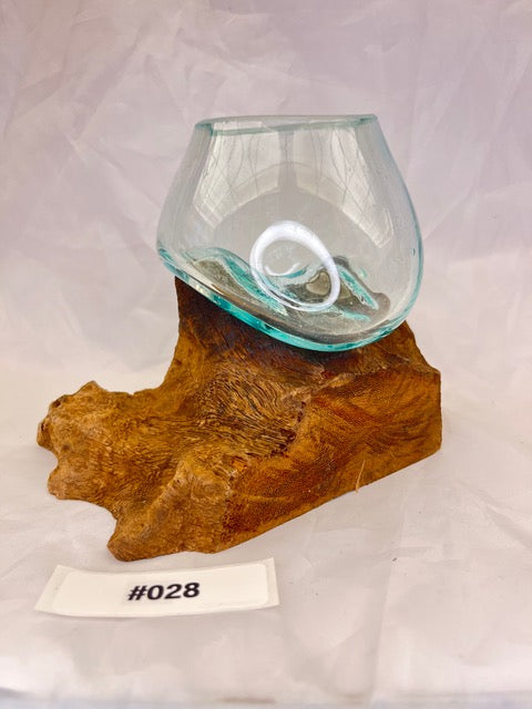 Wurzelvase mini #28 Seitenansicht - Natürliche Holzwurzel mit integrierter Vase | shinypresents.de