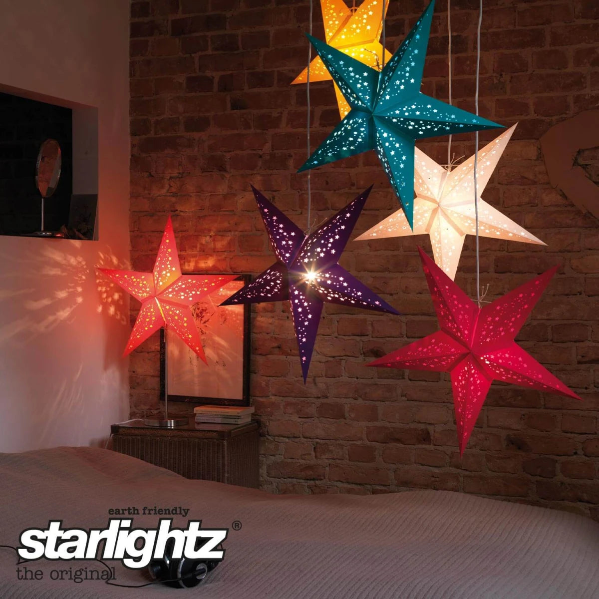 starlightz Mia White 60cm - Detailansicht des weißen Papiersterns mit klassischem Sternmuster | shinypresents.de