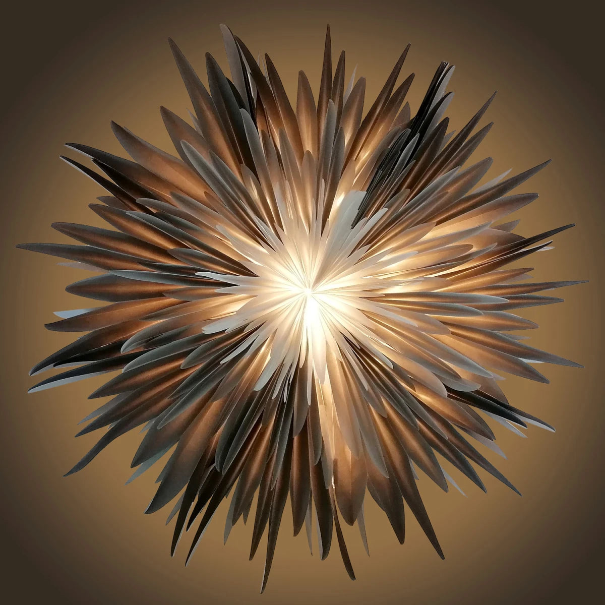 Stella-Dalia Pergamentpapier anthrazit-grau-weiß Detailansicht - Filigrane Falttechnik mit dekorativem Muster | shinypresents.de