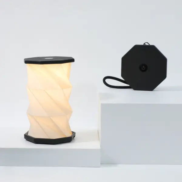 Mini Hexagon Twist Lampe, stimmungsvolles Licht, Wohnaccessoire von Gingko Design, shinypresents.de
